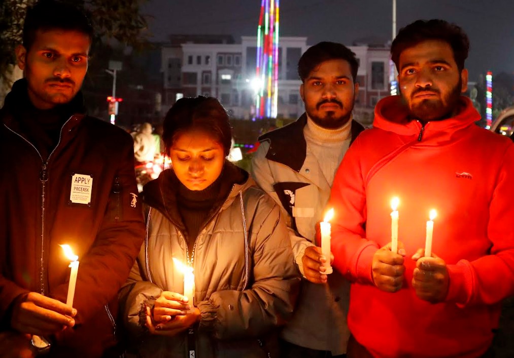 https://www.nepalminute.com/uploads/posts/candle light vigil 1674129666.jpg